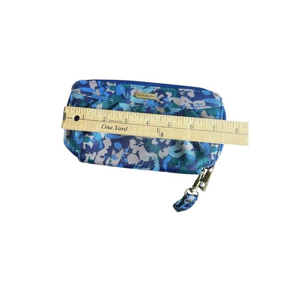 Travelon Wallet Wristlet Blue multi  RFID Block Zip Top Clutch Travel Organizer - Picture 6 of 7